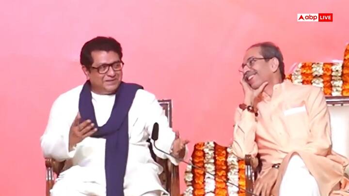 उद्धव ठाकरे ने कहा कि हिंदी थोपी जा रही है, ऐसा हम होने नहीं देते. अगर आप कह रहे हैं कि यह फैसला उद्धव ठाकरे ने लिया था, तो जब मैं इतना काम कर रहा था तो फिर सरकार गिराई ही क्यों? जब महाराष्ट्र में मराठी को अनिवार्य किया गया, तो वही भेड़िया बोलने लगा.