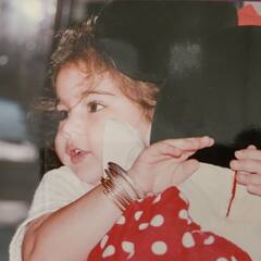 'गोद में लेने से लेकर गले लगाने तक', सबा पटौदी ने दिखाई सारा अली खान की बचपन की अनसीन तस्वीरें