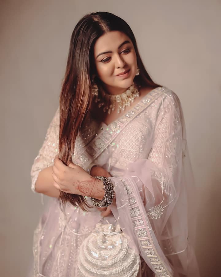 कुछ वक्त पहले ही एक्ट्रेस के बारे में पता चला था कि उन्होंने अपने परिवार से रिश्ता तोड़ दिया है.