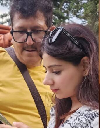 ਪੰਜਾਬੀ ਸਿਨੇਮਾ ਜਗਤ 'ਚ ਫੈਲੀ ਦਹਿਸ਼ਤ, ਪਿਤਾ ਉੱਪਰ ਹੋਈ ਗੋਲੀਬਾਰੀ 'ਤੇ ਬੋਲੀ ਅਦਾਕਾਰਾ...