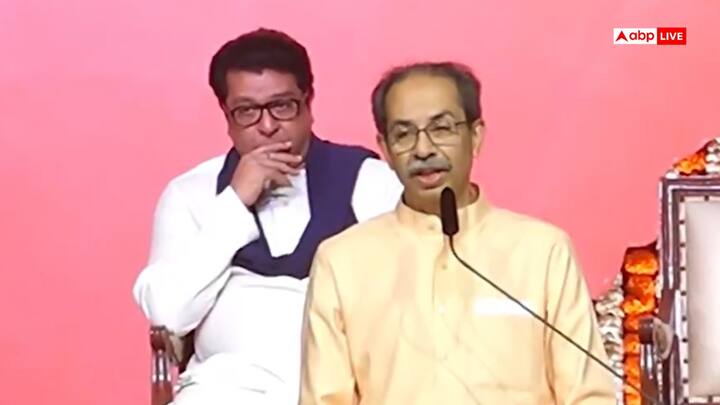उद्धव ठाकरे ने कहा, ''अगर महाराष्ट्र में मराठी आदमी न्याय मांग रहा है और आप उसे गुंडा कह रहे हैं, तो हाँ, हम गुंडे हैं. देवेंद्र फडणवीस का यह बयान मुझे सखा पाटिल की याद दिलाता है, जब कांग्रेस सत्ता में थी.''