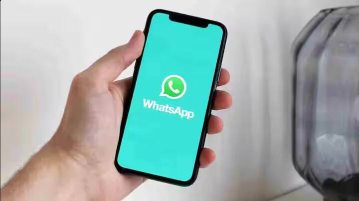 ਕੀ ਤੁਸੀਂ ਜਾਣਦੇ ਹੋ ਕਿ ਹੁਣ ਵਟਸਐਪ 'ਤੇ ਵੀ ਬਲੂ ਟਿੱਕ ਦੀ ਸਹੂਲਤ ਦਿੱਤੀ ਜਾ ਰਹੀ ਹੈ? ਹਾਲਾਂਕਿ, ਇੱਥੇ ਇਸਨੂੰ ਪ੍ਰਾਪਤ ਕਰਨ ਦੀ ਪ੍ਰਕਿਰਿਆ ਅਤੇ ਸ਼ਰਤਾਂ ਦੂਜੇ ਸੋਸ਼ਲ ਮੀਡੀਆ ਪਲੇਟਫਾਰਮਾਂ ਤੋਂ ਥੋੜ੍ਹੀਆਂ ਵੱਖਰੀਆਂ ਹਨ।