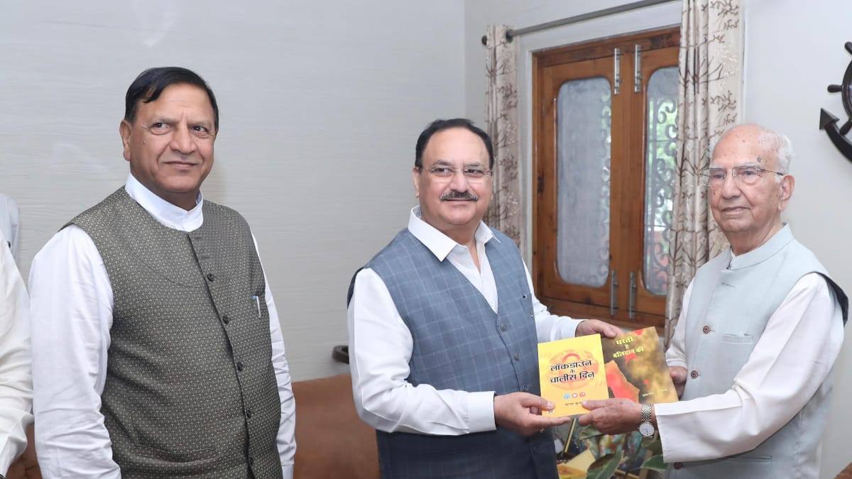 प्रेम कुमार धूमल और शांता कुमार से मिले जेपी नड्डा, हिमाचल में सियासी हलचल तेज, क्या हुई बात?