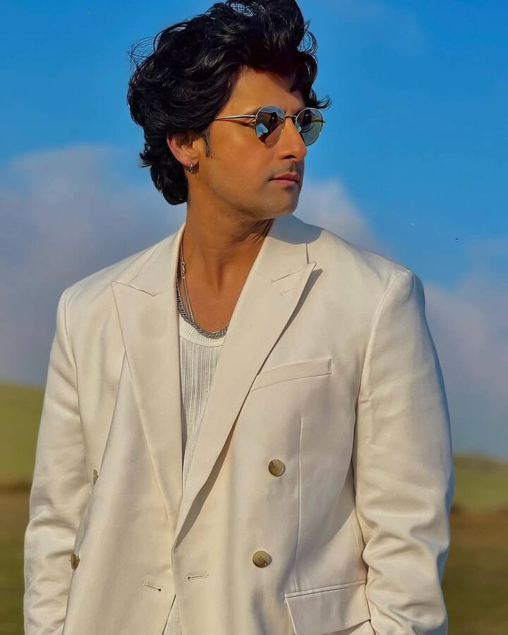 रवि ने जमाई राजा, सास बिना ससुराल, तू आशिकी जैसे शानदार शोज में काम करके खूब नाम कमाया है.