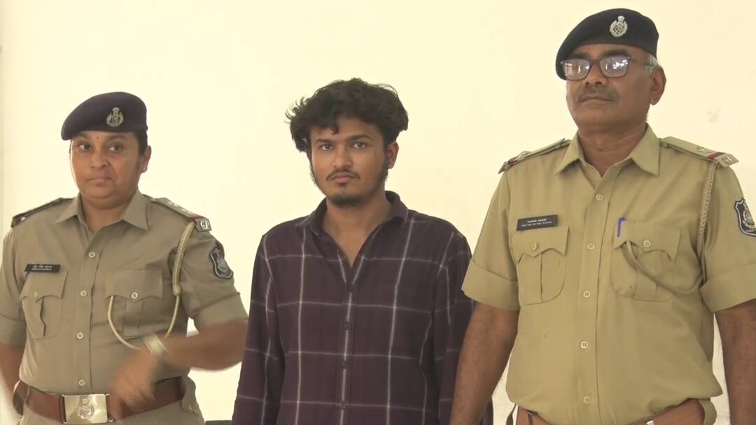 Ahmedabad Tragedy, Girl Dies by Suicide Over Viral Nude Video Threat અમદાવાદમાં પ્રેમનો કરુણ અંજામ: ન્યૂડ વીડિયો વાયરલ થવાના ડરથી યુવતીનો 14મા માળેથી કૂદી આપઘાત