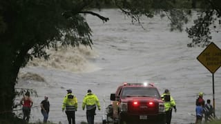 US Texas Flood: அமெரிக்காவின் டெக்சாஸில் வரலாறு காணாத கனமழையால் வெள்ளம் - பலி எண்ணிக்கை 82 -ஆக உயர்வு