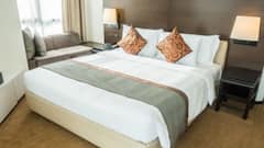 Hotel Sheets Rule: নয়ের দশকে সূচনা, হোটেলের বিছানায় কেন সাদা চাদর পাতা থাকে জানেন?