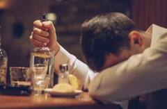 જો તમે દારૂ પીધા પછી ટ્રેનમાં મુસાફરી કરો છો, તો તમારે ભરવો પડશે આટલો દંડ