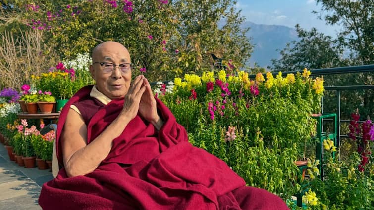 6 Daily Habits Of The Dalai Lama That Can Boost Your Mental Health Naturally
