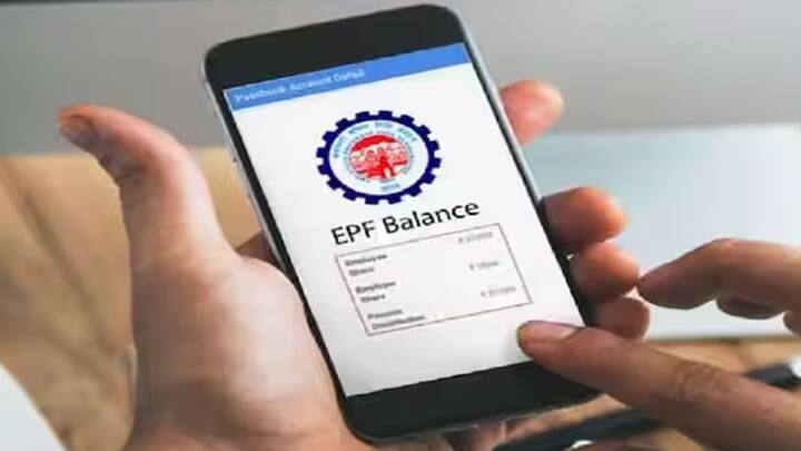 PF Balance Check Process: ભારતમાં કામ કરતા લગભગ બધા જ લોકો પાસે પીએફ એકાઉન્ટ હોય છે. કોઈપણ કર્મચારીના પગારનો 12 ટકા ભાગ તેના પીએફ એકાઉન્ટમાં જમા થાય છે. કંપની એટલે કે નોકરીદાતા તરફથી પણ આટલો જ ફાળો આપવામાં આવે છે.