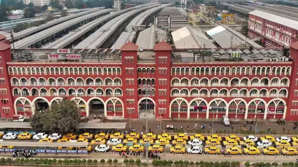பயணிகளின் கனவு இல்லம்! இந்தியாவின் பழமையான ஹவுரா ரயில் நிலையம்! வரலாறு என்ன ?