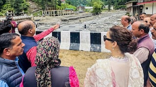 'हम रिलीफ फंड देंगे लेकिन...', मंडी के आपदा प्रभावित क्षेत्र पहुंचीं कंगना रनौत ने दिया बड़ा बयान