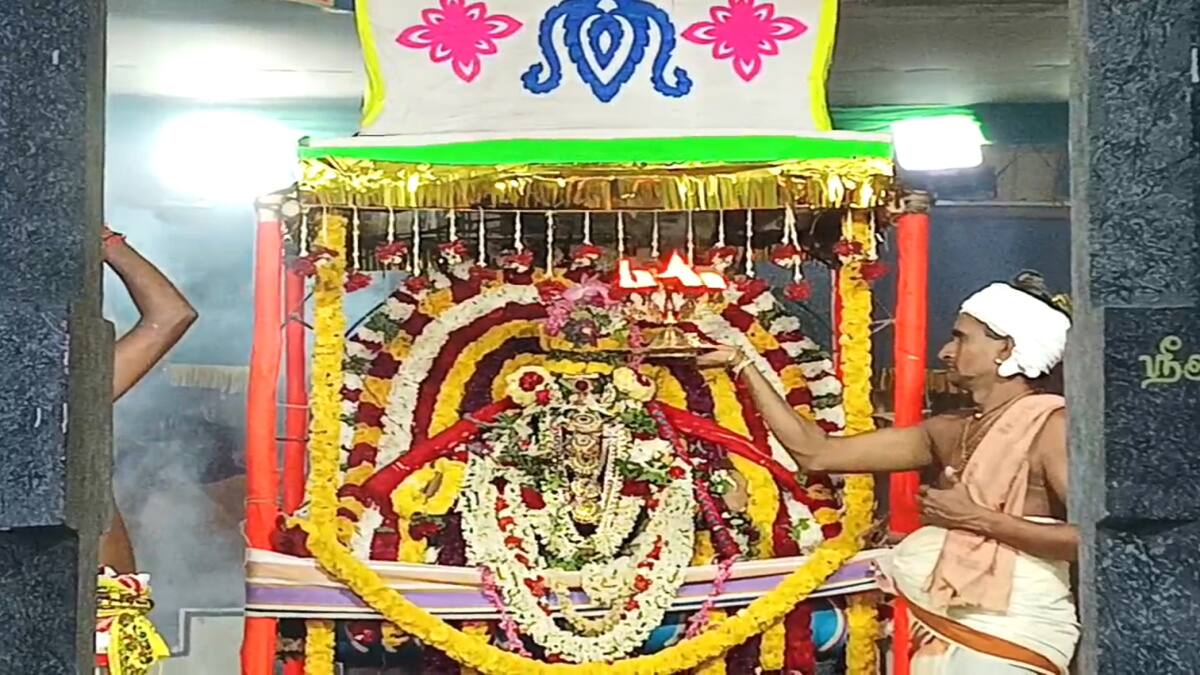 திருவெண்காடு சுவேதாரண்யேசுவரர் கோயில் 9 ஆண்டுகளுக்குப் பின் கும்பாபிஷேகம்! துர்கா ஸ்டாலின் பங்கேற்று திருசாந்து இடித்து வழிபாடு..!