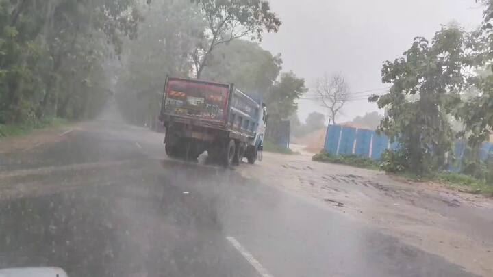 વિવિધ જિલ્લાઓ માટે એલર્ટ: હવામાન વિભાગે અન્ય ઘણા જિલ્લાઓ માટે પણ ભારે વરસાદને લઈને 'ઓરેન્જ એલર્ટ' જાહેર કર્યું છે. આ જિલ્લાઓમાં અમદાવાદ, મોરબી, ડાંગ, નવસારી, વલસાડ, દમણ, દાદરા અને નગરહવેલી, ખેડા, તાપી, ગાંધીનગર, બોટાદ, ભાવનગર, અમરેલી, ગીર સોમનાથ, દીવ, જૂનાગઢ, રાજકોટ, જામનગર, છોટા ઉદેપુર, નર્મદા, ભરૂચ, સુરત, બનાસકાંઠા, સાબરકાંઠા, મહેસાણા, પાટણ અને અરવલ્લીનો સમાવેશ થાય છે.