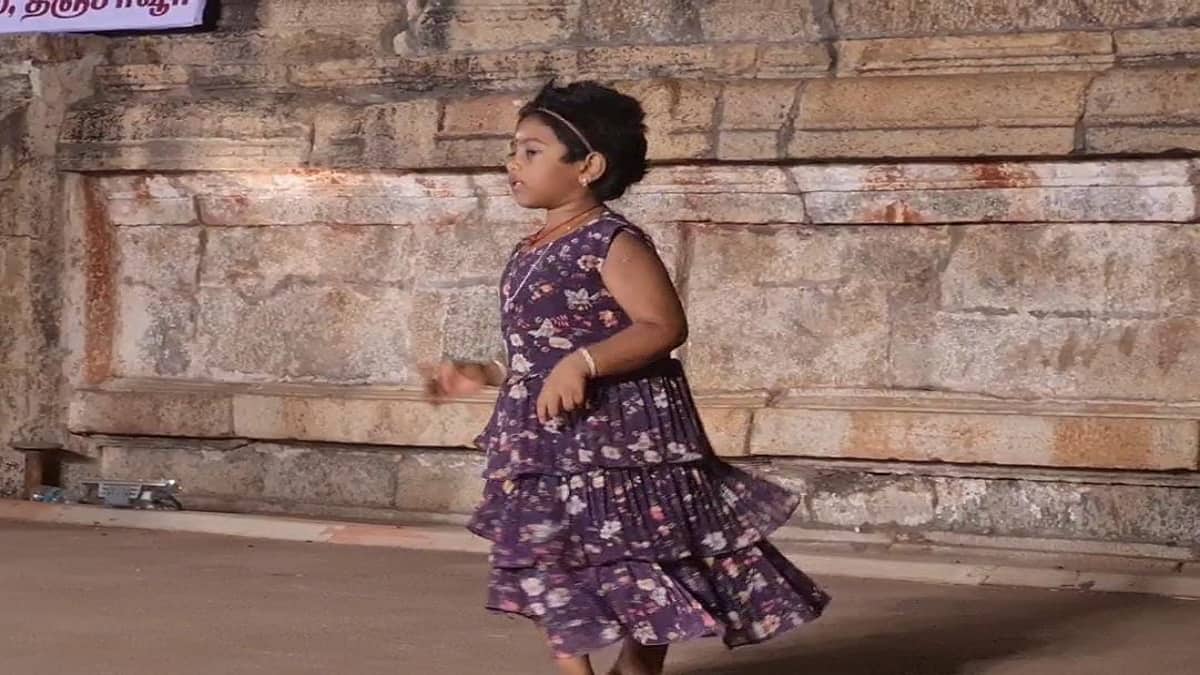 தாளத்திற்கு தப்பாத அபிநயம்... அனைவரின் பார்வையையும் தன் பக்கம் திருப்பிய 5 வயது சிறுமி..!