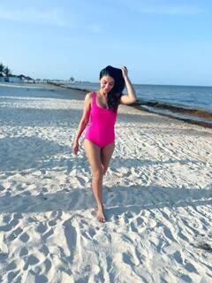 Photo: 'સરદાર જી 3' ની અભિનેત્રીએ બોલ્ડનેસથી બીચ પર લગાવી આગ,મોનોકિનીમાં શેર કરી તસવીરો