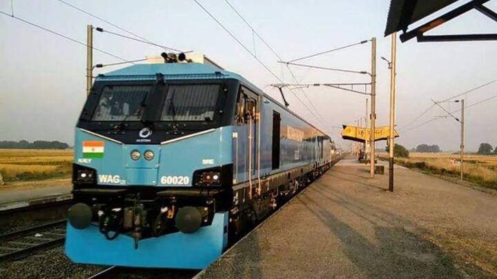 WAG 12B एक ट्विन सेक्शन लोकोमोटिव है, जिसे ब्रॉड गेज पर दौड़ाने के लिए डिजाइन किया गया है. इसका व्हील मैनेजमेंट Bo’Bo’+Bo’Bo’ कैटेगरी का है.