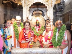 Ashadhi wari 2025: मुख्यमंत्री देवेंद्र फडणवीसांची पडुरंगाच्या चरणी सपत्नीक महापूजा; चंद्रभागेच्या वाळवंटी लोटला भक्तीचा जनसागर