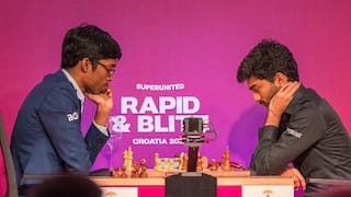 Praggnanandhaa Beats Gukeshs: బ్లిట్జ్ లో గుకేశ్‌ను ఓడించిన ప్రజ్ఞానంద- మళ్లీ టాప్‌లోకి మాగ్నస్ కార్ల్‌సన్