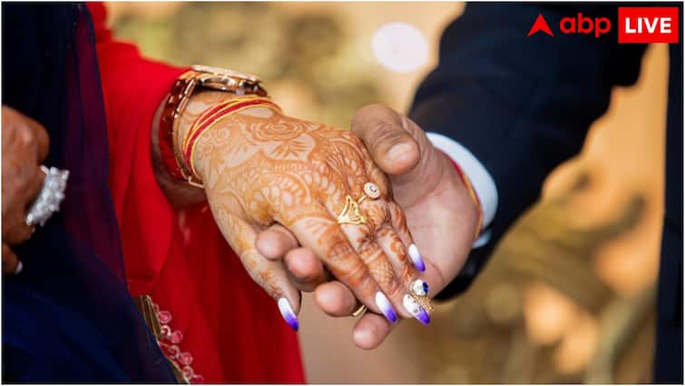 कहीं बिखर न जाए हंसता-खेलता परिवार, शादी करने जा रहे हैं तो इन बातों का रखें खयाल If you are going to get married then keep these things in mind कहीं बिखर न जाए हंसता-खेलता परिवार, शादी करने जा रहे हैं तो इन बातों का रखें खयाल