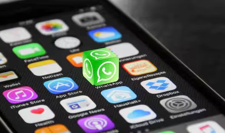 WhatsApp ਵਰਗੀਆਂ ਐਪਸ ਸਮੇਂ-ਸਮੇਂ 'ਤੇ ਆਪਣੇ ਸਿਸਟਮ ਅਤੇ ਫੀਚਰਸ ਨੂੰ ਬਿਹਤਰ ਬਣਾਉਣ ਲਈ ਪੁਰਾਣੇ ਡਿਵਾਈਸਾਂ ਨੂੰ ਸਪੋਰਟ ਕਰਨਾ ਬੰਦ ਕਰ ਦਿੰਦੀਆਂ ਹਨ। Meta ਦਾ ਕਹਿਣਾ ਹੈ ਕਿ ਹਰ ਸਾਲ ਉਹ ਮੁਲਾਂਕਣ ਕਰਦੇ ਹਨ ਕਿ ਕਿਹੜੇ ਡਿਵਾਈਸ ਅਤੇ ਓਪਰੇਟਿੰਗ ਸਿਸਟਮ ਹੁਣ ਪੁਰਾਣੇ ਹਨ ਅਤੇ ਉਨ੍ਹਾਂ ਕੋਲ ਲੋੜੀਂਦੇ ਸੁਰੱਖਿਆ ਅਪਡੇਟ ਨਹੀਂ ਹਨ ਜਾਂ ਐਪ ਦੇ ਲੇਟੇਸਟ ਫੀਚਰਸ ਨੂੰ ਸਪੋਰਟ ਕਰ ਪਾਉਂਦੇ ਹਨ।