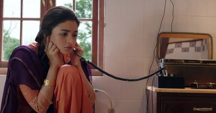 सोलो लीड एक्ट्रेस आलिया भट्ट की फिल्म 'राजी' ने बॉक्स ऑफिस पर तहलका मचा दिया था. इस फिल्म ने 200 करोड़ से भी ज्यादा की कमाई की थी.