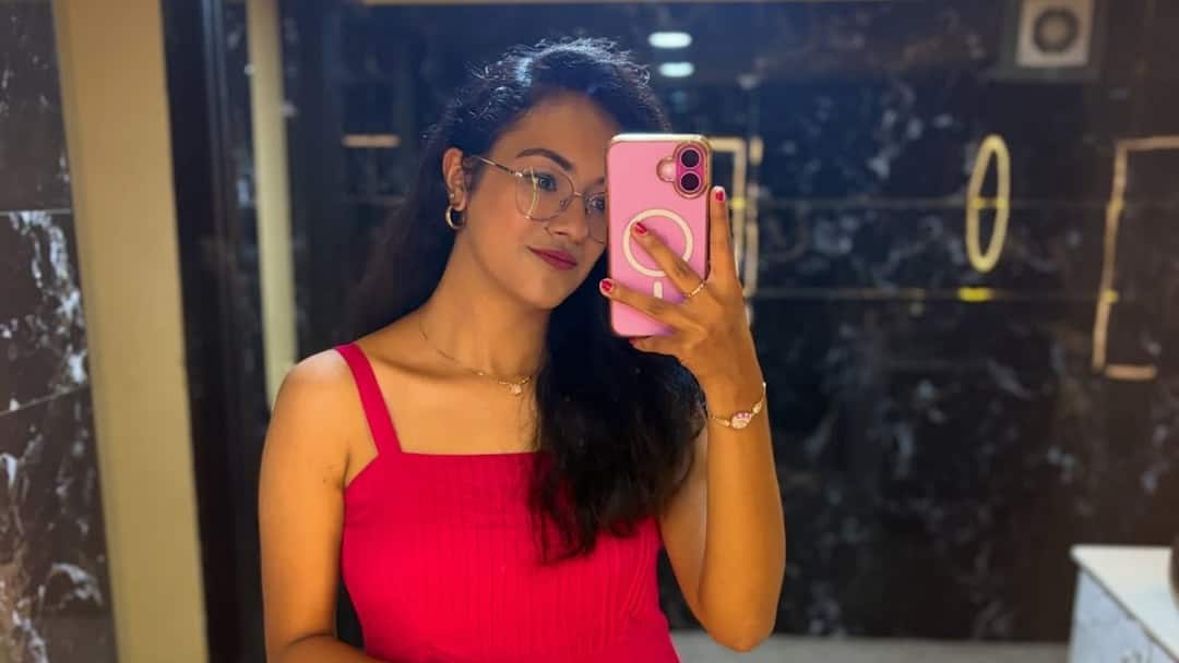 Shruthi Narayanan: கெட்டதை விட்ருங்க.. புதிய போட்டோவை ரிலீஸ் செய்த ஸ்ருதி நாராயணன்!