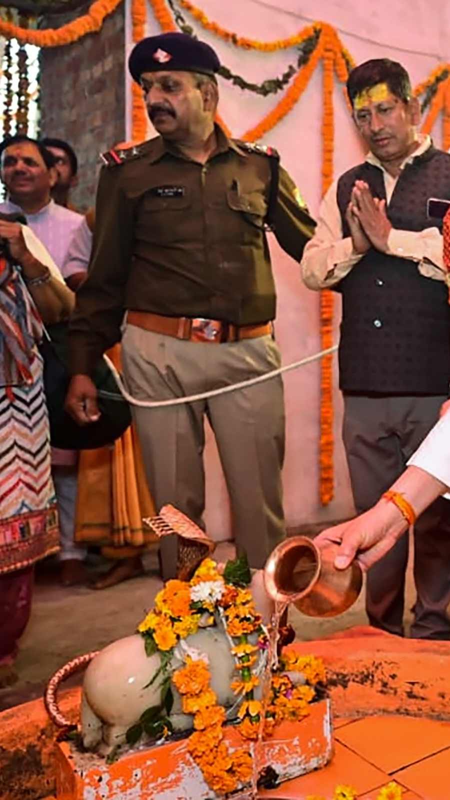हल्दी का संबंध स्त्रीत्व और सौंदर्य से होता है.