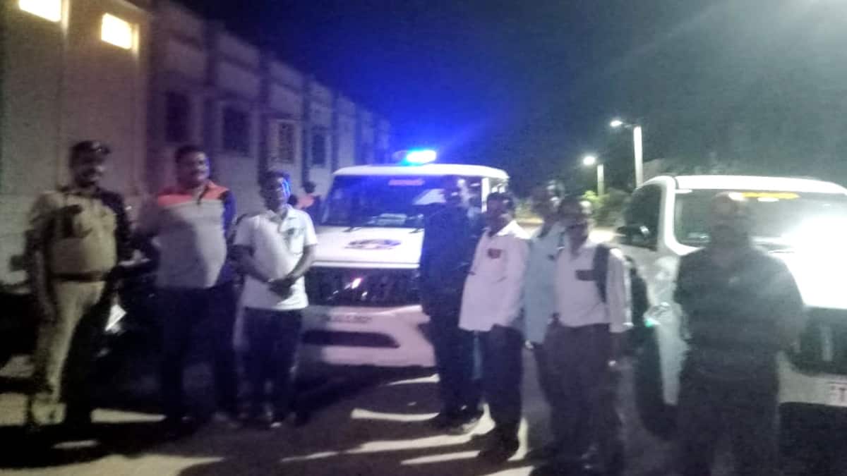 நள்ளிரவில் கைது செய்யப்பட்ட பகுதிநேர ஆசிரியர்கள் - மயிலாடுதுறை மாவட்டத்தில் பரபரப்பு..!