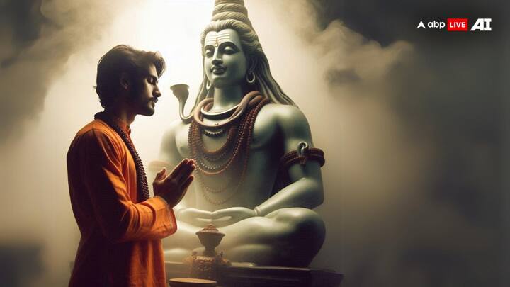 सावन सोमवार व्रत में फलाहार, साबूदाना, सिंघाड़े का आटा आदि खा सकते हैं. ध्यान रहे ये पदार्थ एक समय ही ग्रहण करें. व्रत संकल्प के बाद शिव पूजा के लिए हलवा, खीर का भोग बनाएं.