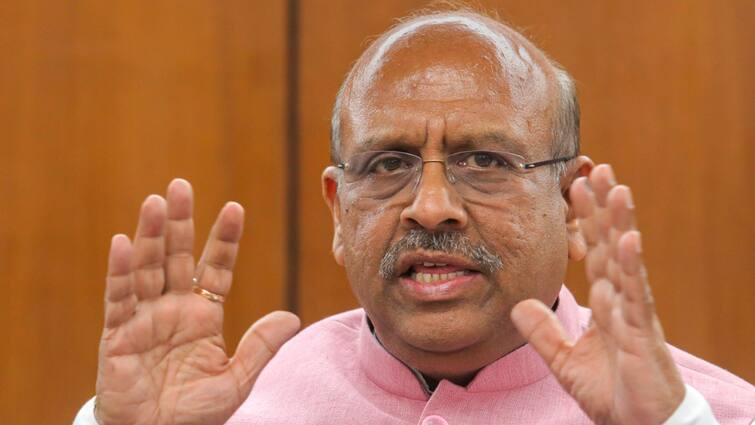 देवेंद्र यादव के ‘शौचमहल’ टिप्पणी पर सियासी बवाल, विजेंद्र गुप्ता ने कहा- '3 दिनों में माफी मांगें' Vijender Gupta said Devender Yadav to apologize for comments on toilet as shauchmahal ANN देवेंद्र यादव के ‘शौचमहल’ टिप्पणी पर सियासी बवाल, विजेंद्र गुप्ता ने कहा- '3 दिनों में माफी मांगें'