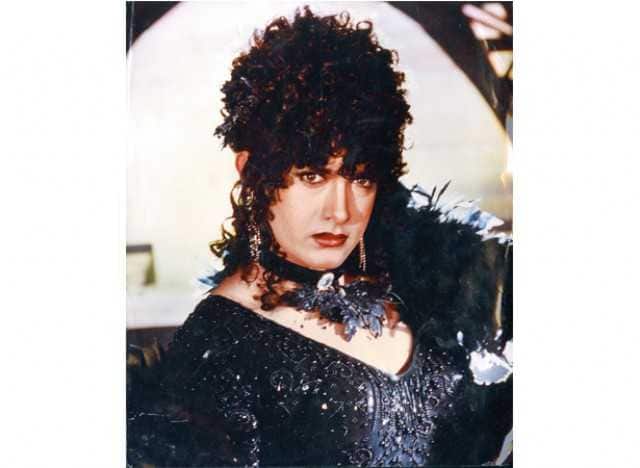 আমির খানকে (Amir Khan) বলিউডে ‘মিস্টার পারফেকসানিস্ট’ বলা হয়। জনপ্রিয় এই অভিনেতাও নারীর বেশে একটি নাচ করেছিলেন। ‘বাজি’ ছবিতে মহিলার বেশে নাচ করতে দেখা গিয়েছিল আমিরকে।