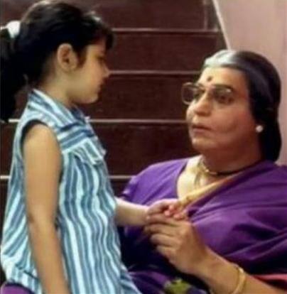 फातिमा ने बताया कि चाची 420 में कमल हासन ने एक महिला का किरदार निभाया था. दिग्गज अभिनेता के इस किरदार के मेकअप के लिए मेकअप आर्टिस्ट बाहर से आता था और वो एक बड़ा मेकअप का डब्बा भी साथ लेकर आता था.