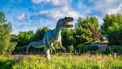 Dinosaurs In Delhi? AI Reimagines Jurassic World Monsters Stomping Across Indian Heritage