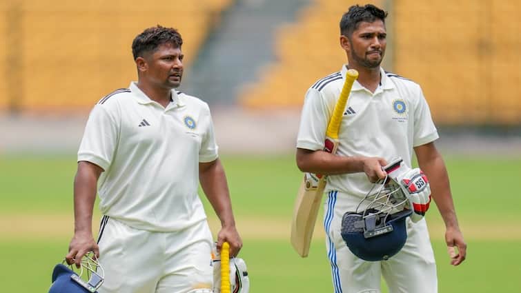 इंग्लैंड में, सरफराज के भाई, मुशिर खान, 10 विकेट के साथ घबराहट थे; सदियों से भी टोपी