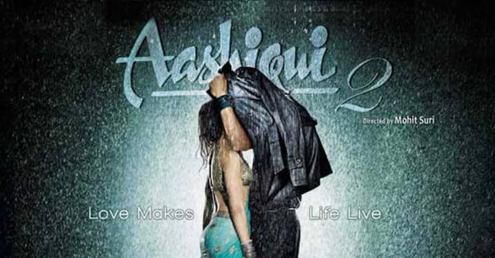आशिकी 2 (2013) या चित्रपटात पावसाचा क्रम दोन्ही पात्रांतील जवळीक वाढवतो आणि चित्रपटाच्या कथानकाला बळकटी देतो. (Photo Source: Google)