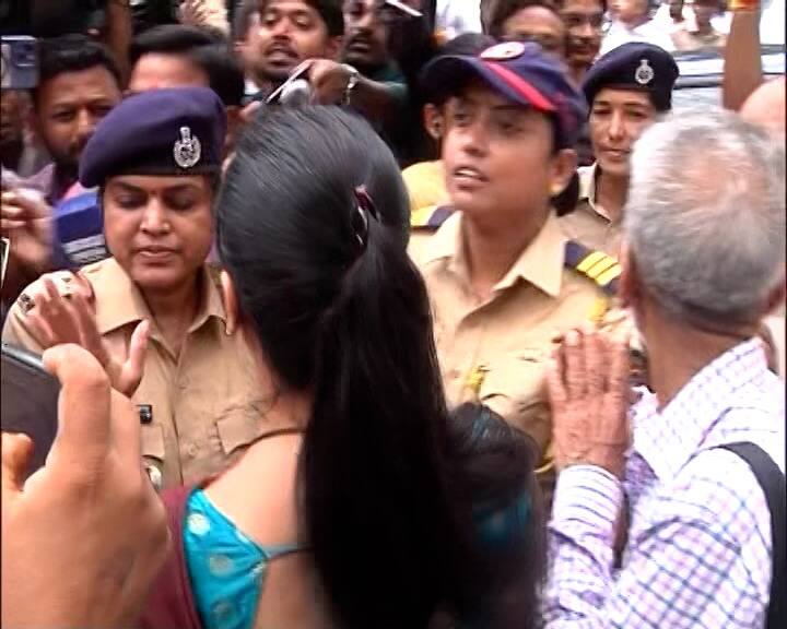 MNS Mira Bhayandar morcha: मीरा-भाईंदर मध्ये मनसेच्या मराठी मोर्चाला पोलिसांनी परवानगी नाकारली असून परिसरात मनसे कार्यकर्ते दिसताच पोलीस ॲक्शन मोडवर आले आहेत .