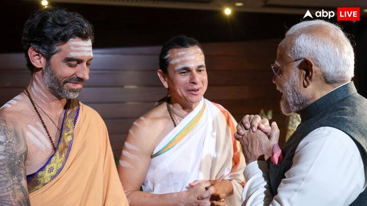 अब तक वे घाना, त्रिनिदाद एंड टोबैगो, और अर्जेंटीना का दौरा कर चुके हैं. फिलहाल वे ब्राजील दौरे पर हैं और यहां से नामीबिया जाएंगे.