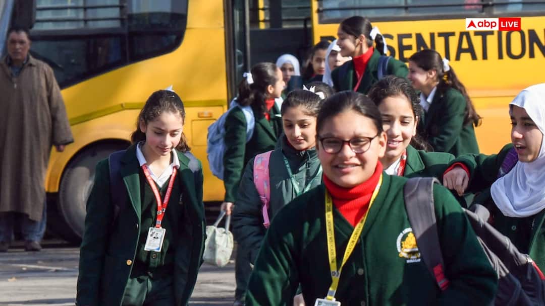 Jammu Kashmir school timings: Mehraj Malik and Iltija Mufti Attacks education minister जम्मू-कश्मीर में स्कूलों के समय में बदलाव पर विवाद, विपक्ष ने कहा- '12वीं पास को शिक्षा मंत्री बनाया जाता है, तो...'