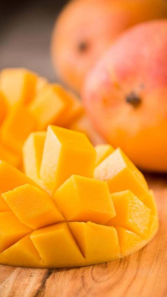 एका आंब्यामध्ये किती साखर असते?