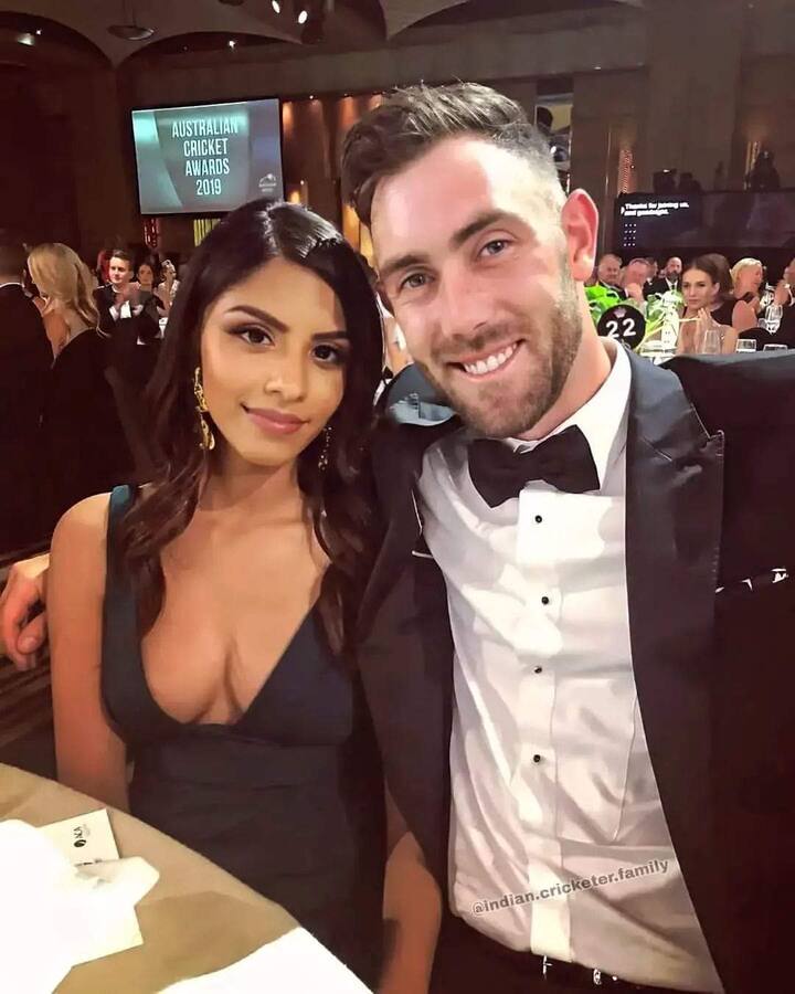 Foreign cricketers whose wife is indian list includes australian and pakistani players glenn maxwell shoaib malik hasan ali 2 ऑस्ट्रेलिया के दिग्गज ऑलराउंडर खिलाड़ी ग्लेन मैक्सवेल ने साल 2022 में भारतीय मूल की लड़की विनी रमन से शादी की है. दोनों ने पहले क्रिश्चन रीति-रिवाज से शादी की थी. इसके बाद दोनों ने तमिल रीति-रिवाज से शादी की.