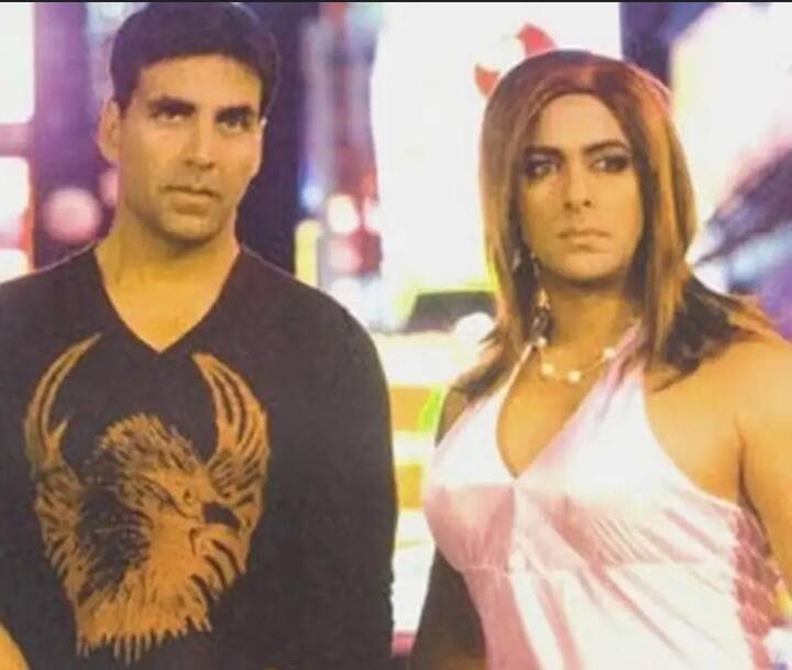 এই তালিকায় বলিউড-এর ‘ভাইজান’ অর্থাৎ সলমন খানের (Salman Khan) নামও রয়েছে। 'জানেমন' ছবিতে অক্ষয় কুমারকে (Akshay Kumar) সাহায্য করার জন্য তাঁকে মহিলার সাজ নিতে হয়েছিল। এই দৃশ্যটি দর্শকদের মধ্যে ভীষণ জনপ্রিয় হয়েছিল। অনুরাগীরা আজও ভাইজান-এর এই দৃশ্যটির কথা মনে করেন।