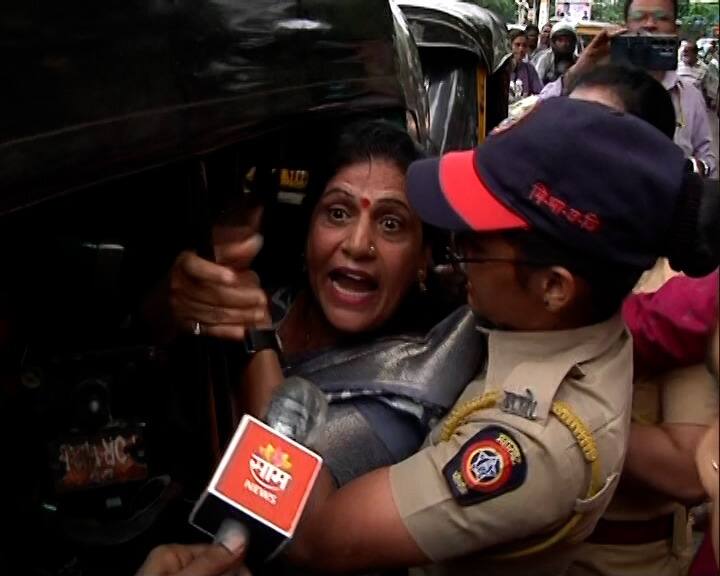 अनेक मनसे कार्यकर्त्यांना नजर कैदेत ठेवण्यात आला आहे .