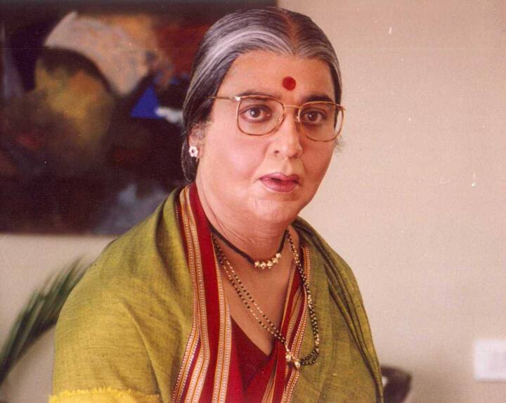 इसके बाद जब कमल हासन के री टच के लिए वो मेकअप किट खोला गया तो उसमें सारे कलर्स मिक्स थे और मेकअप किट को पूरा डिस्ट्रॉय कर दिया गया था. इसके बाद फातिमा सना शेख को खूब डाट पड़ी थी.