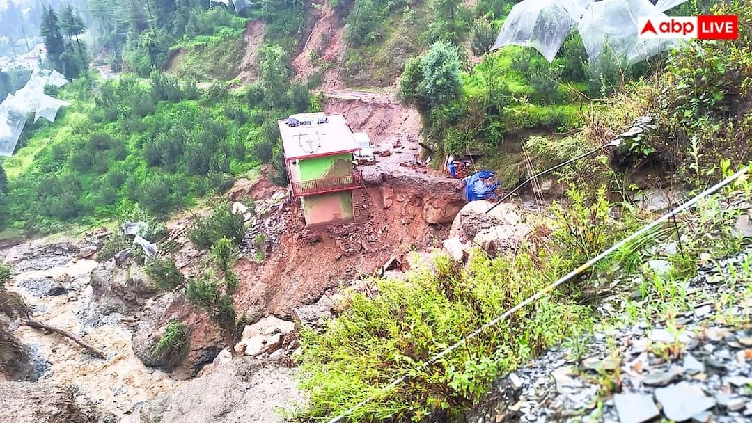 Jammu Kashmir में आफत की बारिश! पुंछ में बादल फटने से एक की मौत, पानी में डूबे राजौरी के कई ईलाके poonch cloudburst killed one flood like situation in Many areas in Rajouri due to heavy rain Jammu Kashmir में आफत की बारिश! पुंछ में बादल फटने से एक की मौत, पानी में डूबे राजौरी के कई ईलाके