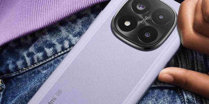 Redmi Note 14 Pro 5G फोन को IP68 रेटिंग मिली है. इसमें 6.67 इंच की 3D कर्व्ड AMOLED डिस्प्ले, 50MP का मुख्य कैमरा और 20MP सेल्फी कैमरा दिया गया है. इस फोन के 8GB RAM और 128GB स्टोरेज वेरिएंट की कीमत 22,798 रुपये है. इसे आप ई-कॉमर्स साइट Flipkart से आसानी से खरीद सकते हैं.