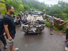 काळ आला होता पण वेळ नव्हती; हैदराबादच्या पर्यटकांची कार माथेरानमध्ये पलटी, 5 जखमी