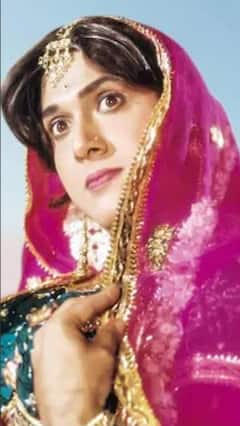 Bollywood Actors: নায়ক হিসেবে জনপ্রিয়তা তুঙ্গে, কিন্তু চরিত্রের প্রয়োজনে নায়িকাও হয়েছেন এই বলি অভিনেতারা!