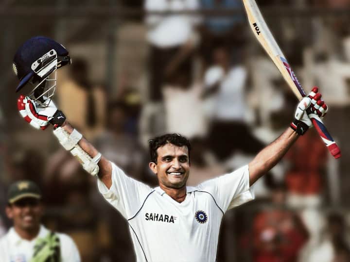 सौरव गांगुली ऑस्ट्रेलिया में वनडे शतक लगाने वाले पहले भारतीय बल्लेबाज भी हैं. सेना देशों में से उन्होंने ऑस्ट्रेलिया, न्यूजीलैंड और इंग्लैंड में शतक जड़े हैं. वह सिर्फ साउथ अफ्रीका में ऐसा नहीं कर पाए.