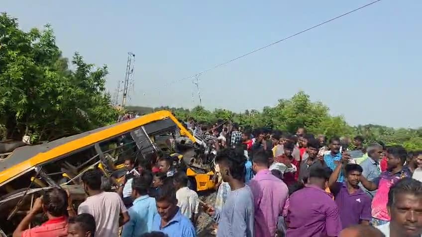 Cuddalore Train Accident : கடலூர் பள்ளி வேன் விபத்து! வேதனையுடன் முதல்வர் ஸ்டாலின், பழனிசாமி இரங்கல்